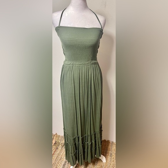 Bohemian Minimalist Summer 
Backless Maxi Dress Olive Green 
Size Small - Picture 6 of 7